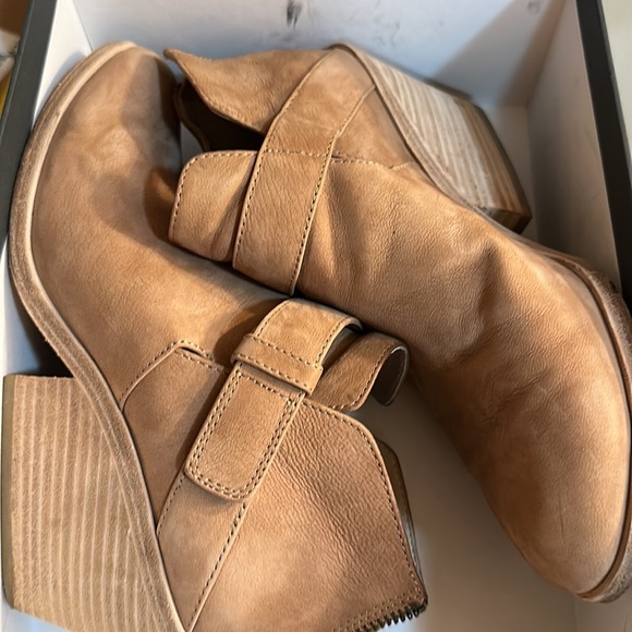 Eileen Fisher ankle boot - Picture 13 of 17